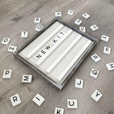 15x13x1.5 Letterboard Kit, with 70 wooden letter tiles & bag, wh/bk