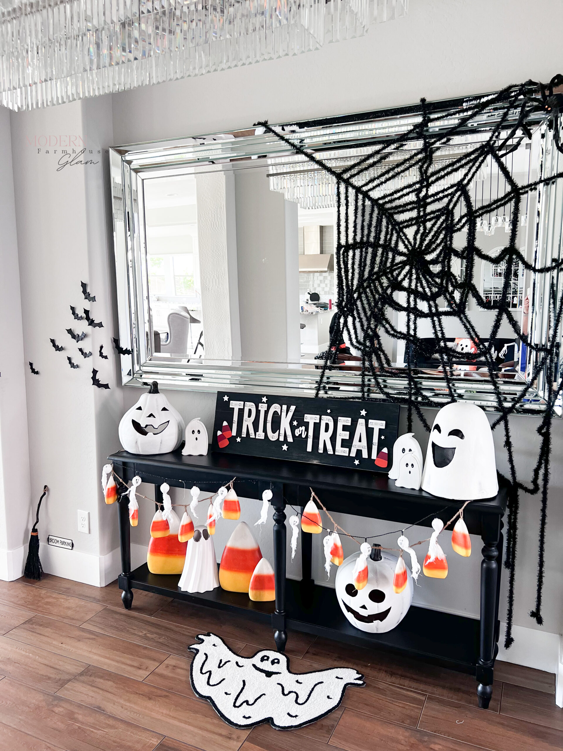 Spooky Cute Halloween Entryway at Modern Farmhouse Glam 2023